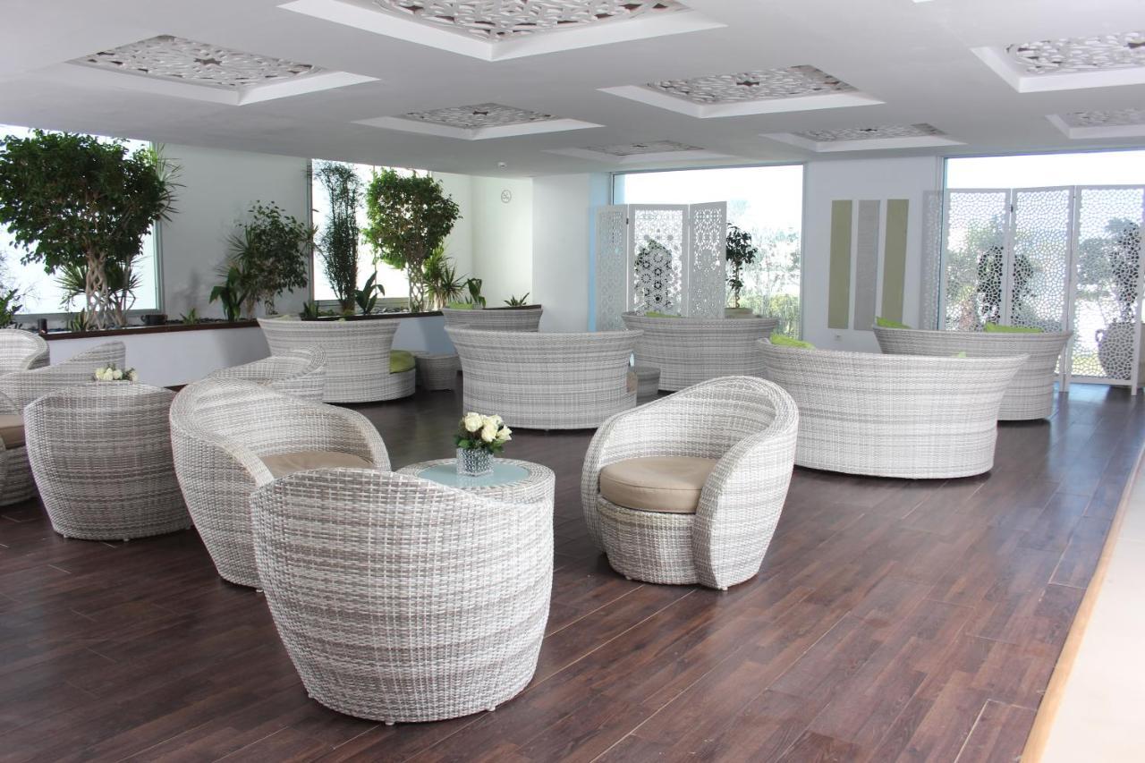 Royal Thalassa Монастір Екстер'єр фото Interior of the airport